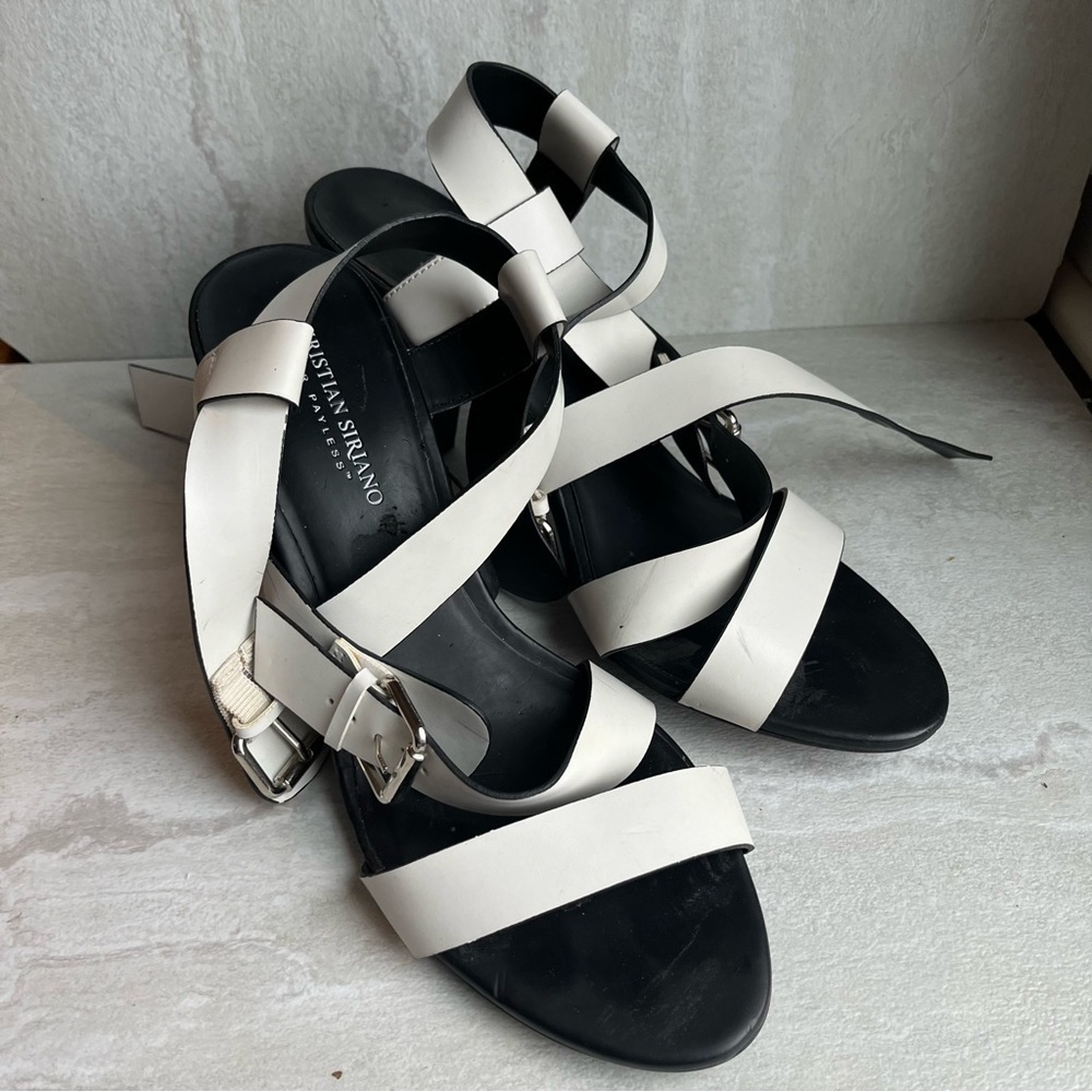 Christian Siriano White strap black heeled sandals 10